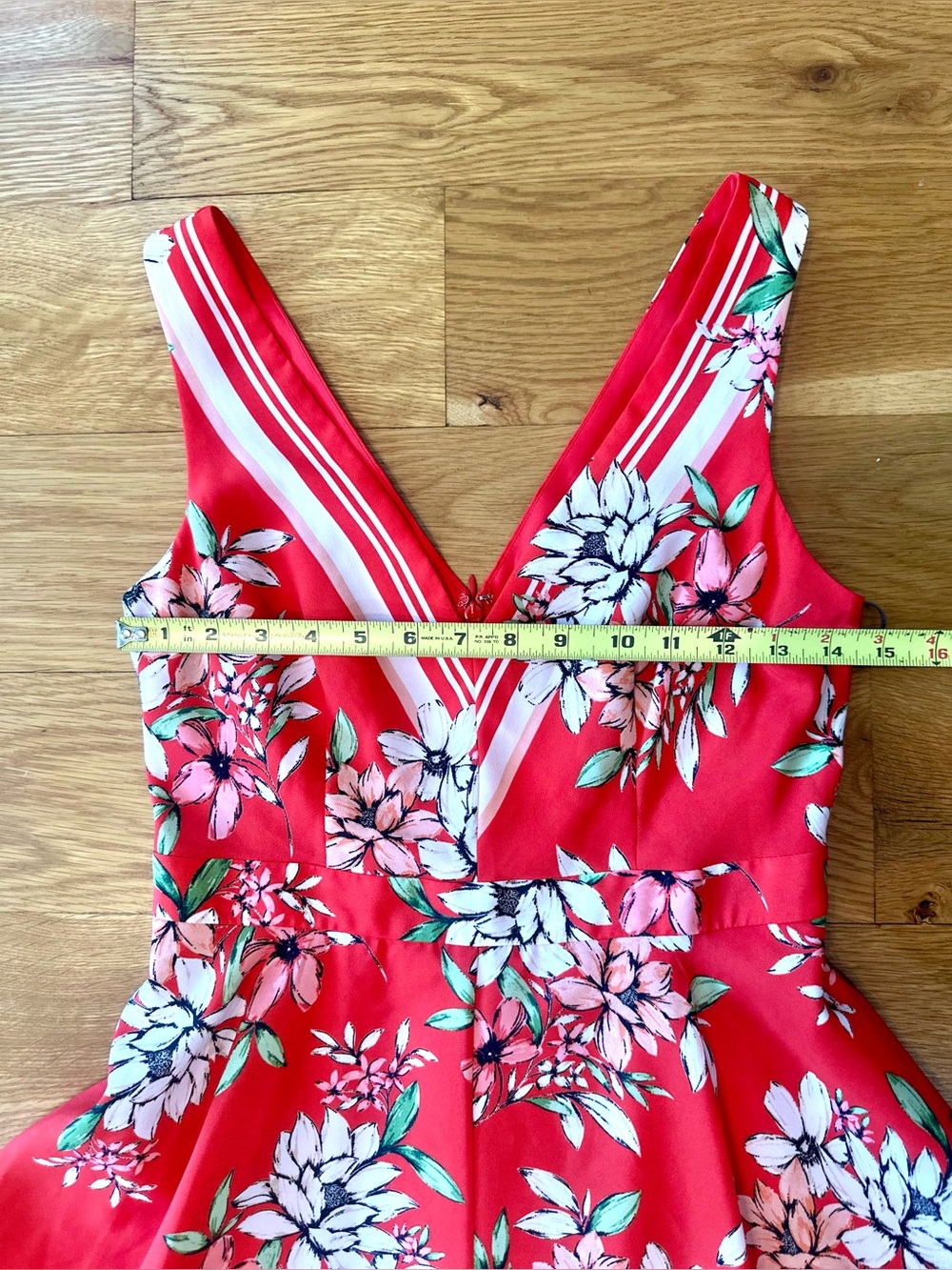 Vince Camuto Sleeveless Handkerchief Hem VNeck Red Floral Dress w/Pockets 2 NWT - Picture 6 of 11